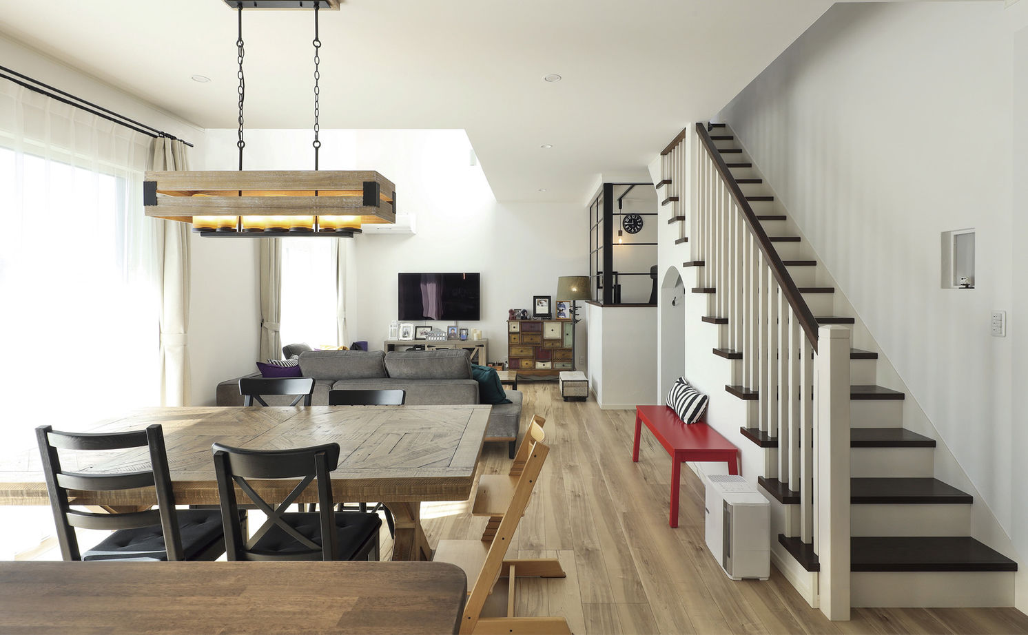 アヴィエスホーム 【間取り図有/35坪】細やかな対応で「好き」を実現。スキップフロアや吹き抜けで家族が「繋がる」暮らしの建築実例画像6