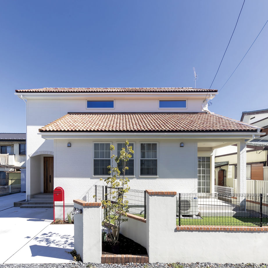 アヴィエスホーム 【間取り図有/45坪/2200万円～2299万円】家族に合った収納計画や8の字の動線が嬉しい、南欧風の住まいの建築実例画像1