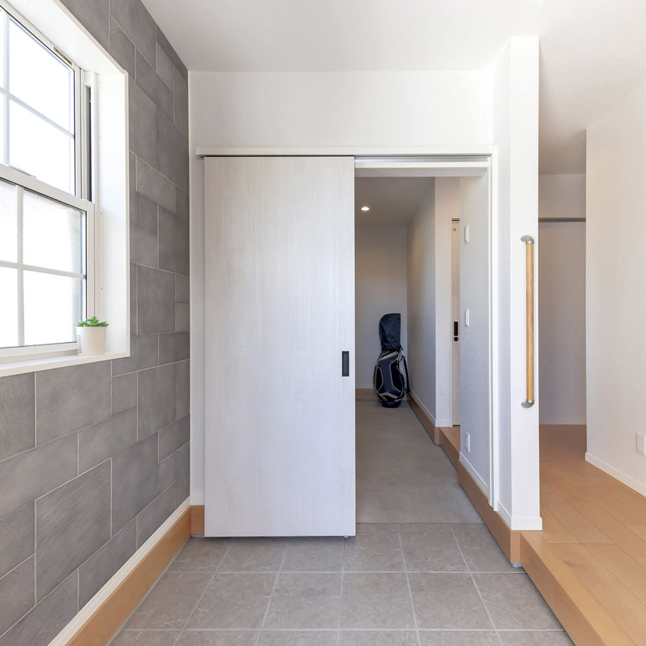 アヴィエスホーム 【間取り図有/45坪/2200万円～2299万円】家族に合った収納計画や8の字の動線が嬉しい、南欧風の住まいの建築実例画像6