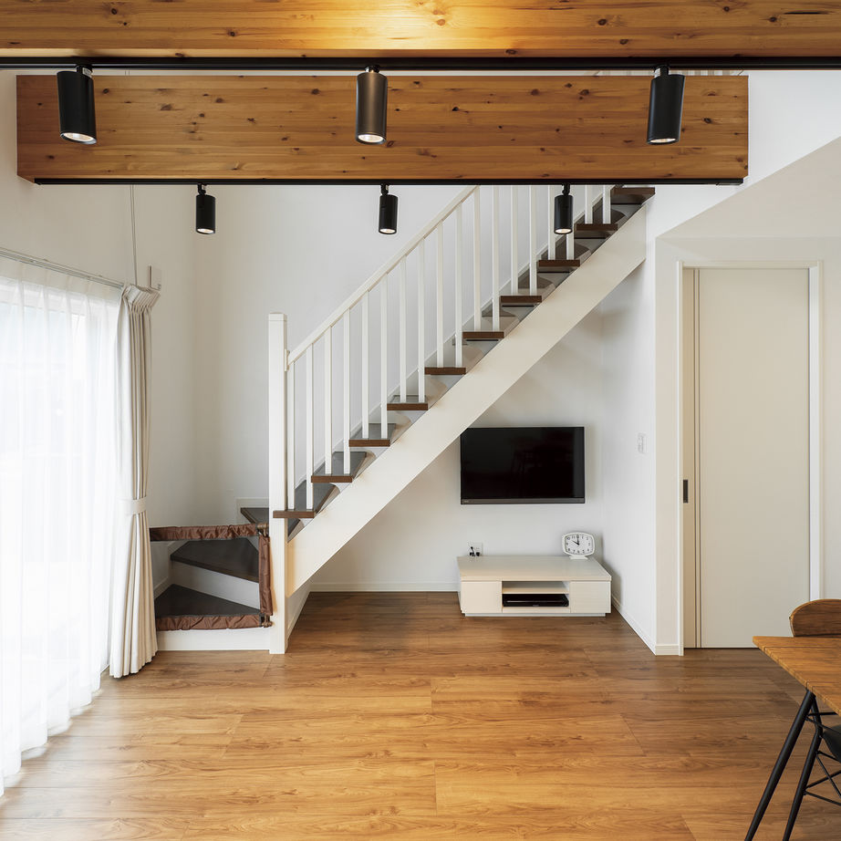 アヴィエスホーム 【間取り図有/27坪/1600万円】「健康塗り壁」で爽やかな毎日を。家族を身近に感じる暮らしやすい住まいの建築実例画像3