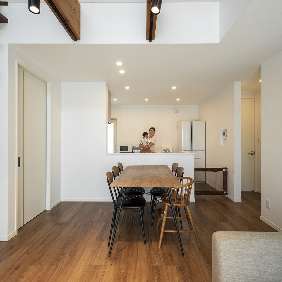 アヴィエスホーム 【間取り図有/27坪/1600万円】「健康塗り壁」で爽やかな毎日を。家族を身近に感じる暮らしやすい住まいの建築実例画像5