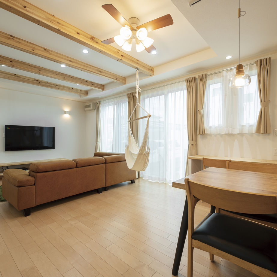 アヴィエスホーム 【間取り図有】きれいな空気に包まれた空間も、造作家具も予算内で！明瞭な価格案内で不安の少ない家づくりの建築実例画像4