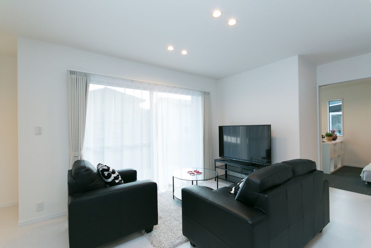 コンチネンタルホーム 【平屋/間取り図有】白をベースとしたスタイリッシュモダンのお家の建築実例画像2