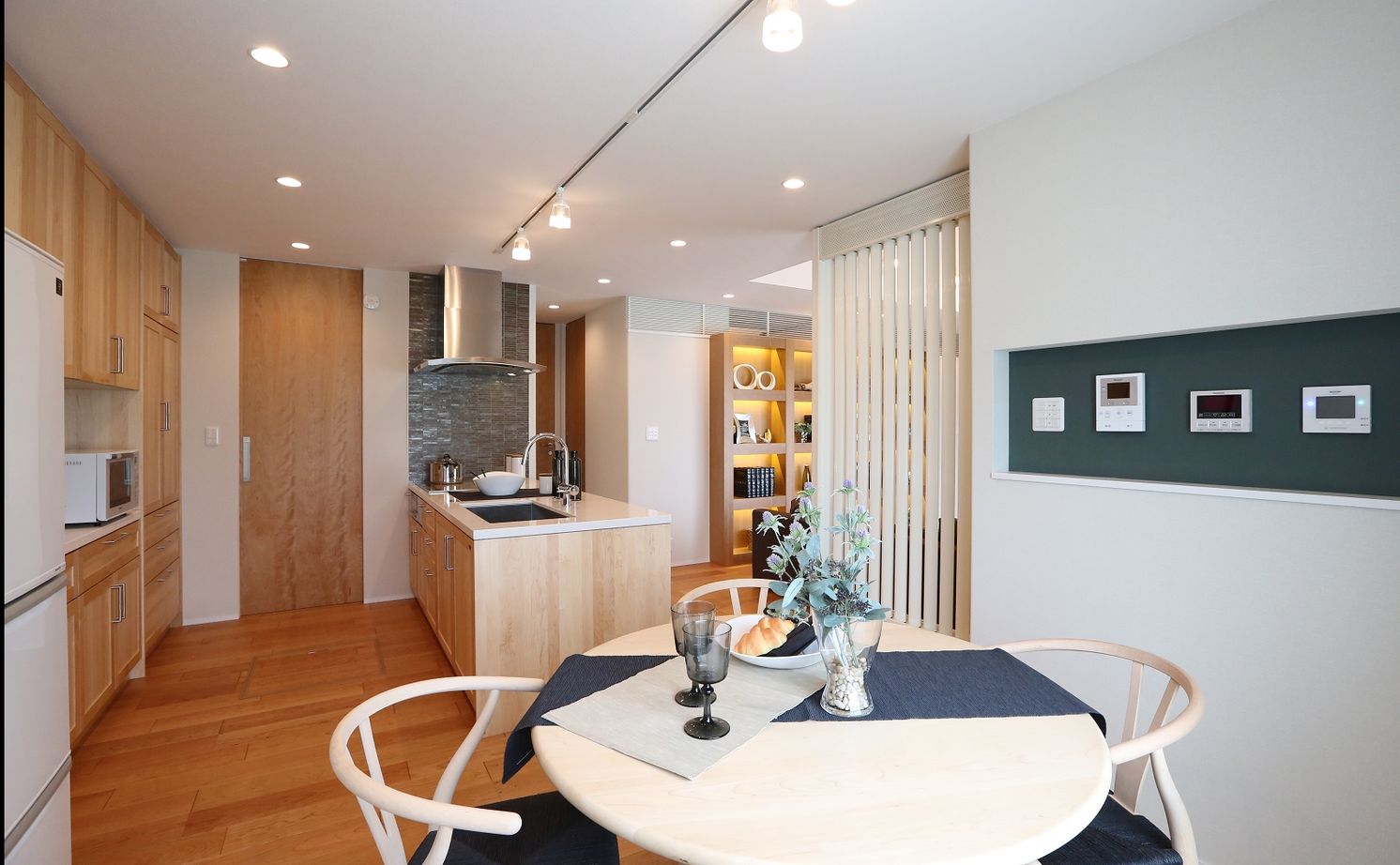 コンチネンタルホーム 【平屋/間取り図有】風や陽光、緑の輝き。四季の移ろいを身近に感じる暮らしの建築実例画像10