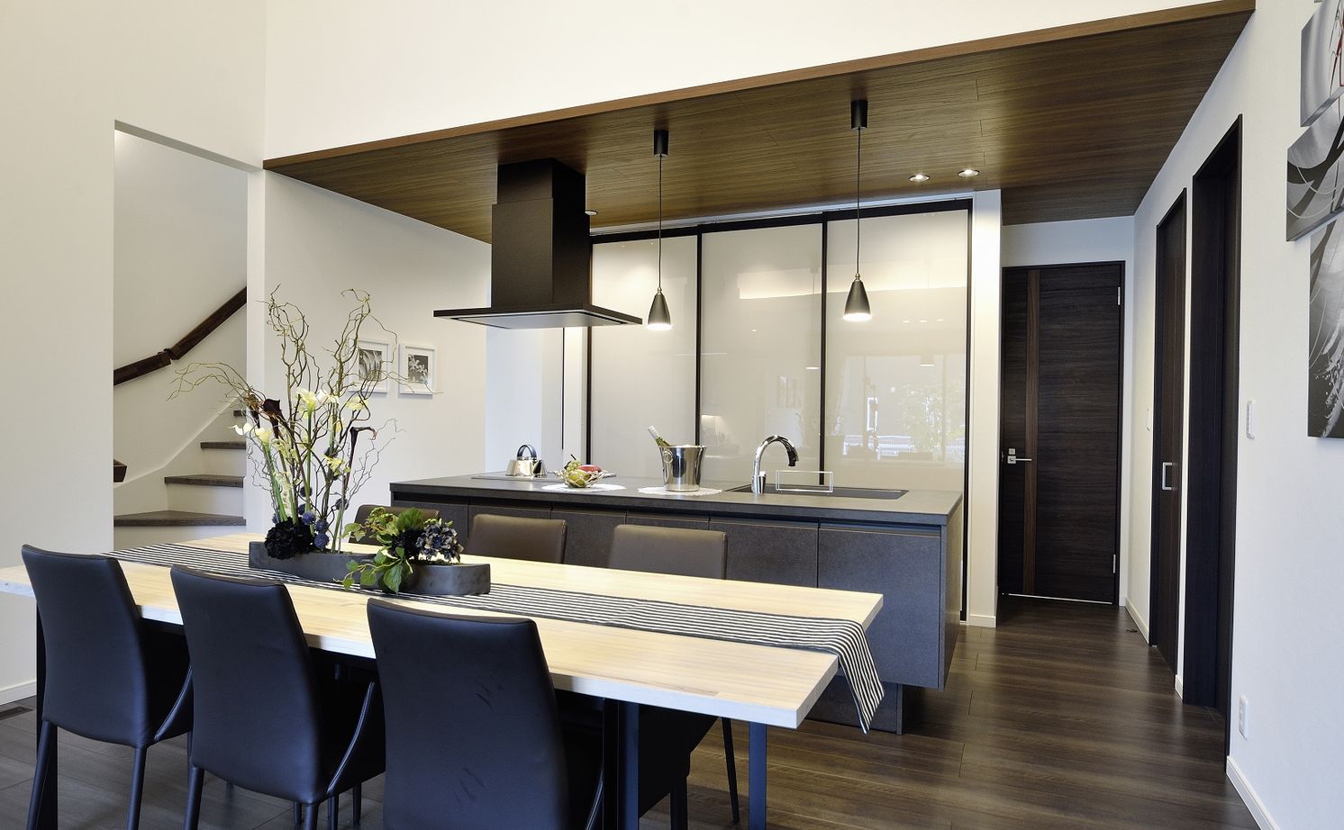 コンチネンタルホーム 【平屋/間取り図有】片流れの大屋根の1階で完結できる平屋暮らしの建築実例画像4