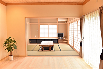 助川工務店 【2000万円台|30坪台|間取り|自然素材】匠の技が光る和室は上質な空間。古民家風のお洒落な和モダンハウスの建築実例画像3