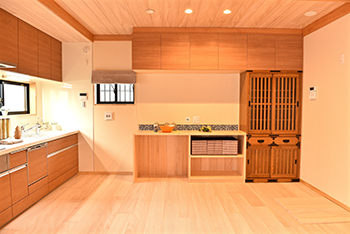 助川工務店 【2000万円台|30坪台|間取り|自然素材】匠の技が光る和室は上質な空間。古民家風のお洒落な和モダンハウスの建築実例画像4