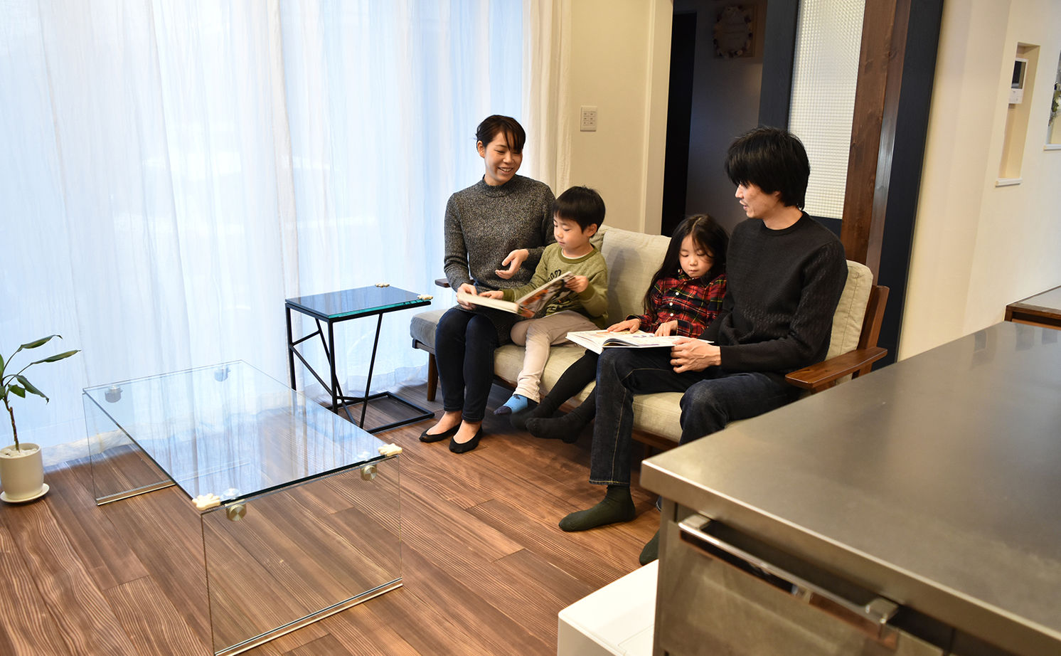 助川工務店 【2000万円台|20坪台|間取り|高気密高断熱】もみの木に包まれる開放空間。リビングの吹き抜けが心地よい家の建築実例画像4