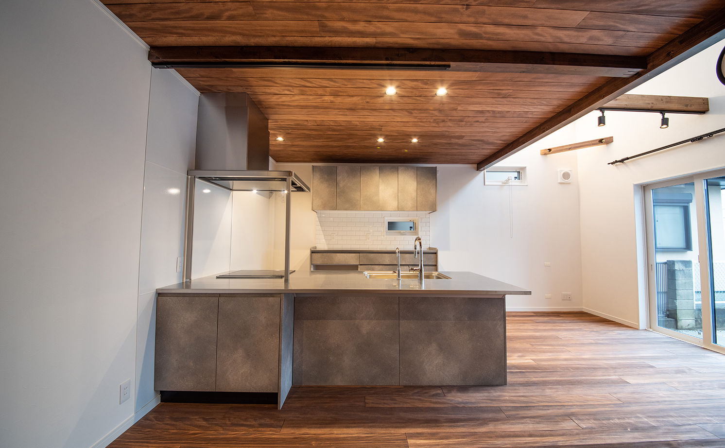 助川工務店 【2000万円台|20坪台|間取り|高気密高断熱】もみの木に包まれる開放空間。リビングの吹き抜けが心地よい家の建築実例画像5