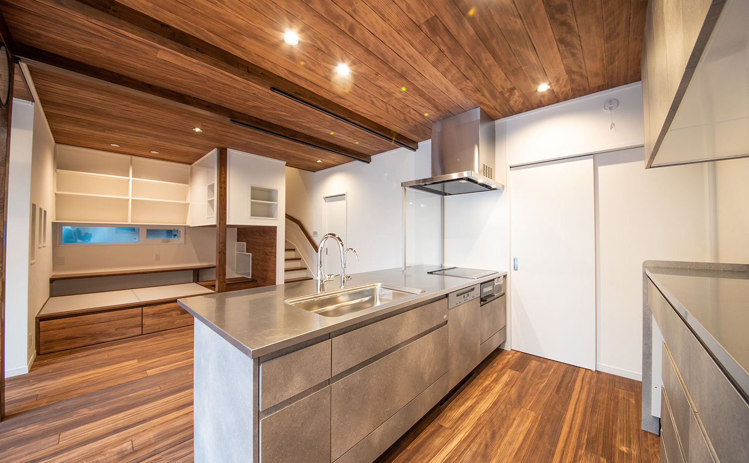 助川工務店 【2000万円台|20坪台|間取り|高気密高断熱】もみの木に包まれる開放空間。リビングの吹き抜けが心地よい家の建築実例画像10