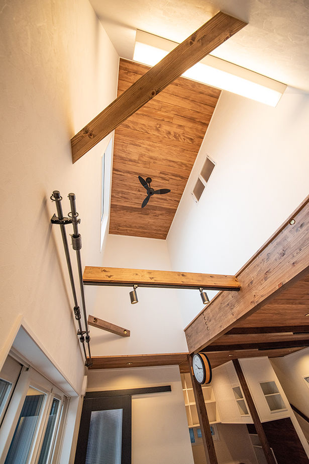 助川工務店 【2000万円台|20坪台|間取り|高気密高断熱】もみの木に包まれる開放空間。リビングの吹き抜けが心地よい家の建築実例画像11