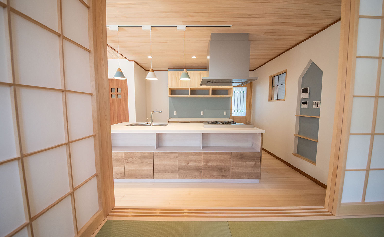 助川工務店 【平屋/自然素材/造作家具/間取り図有】勾配天井の開放感と、便利な生活動線が嬉しい「もみの木」の家の建築実例画像7