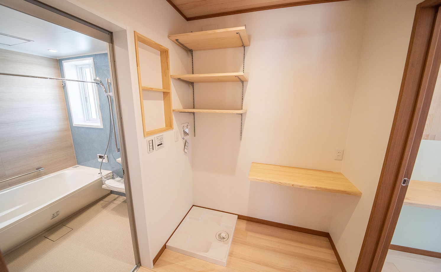 助川工務店 【平屋/自然素材/造作家具/間取り図有】勾配天井の開放感と、便利な生活動線が嬉しい「もみの木」の家の建築実例画像11