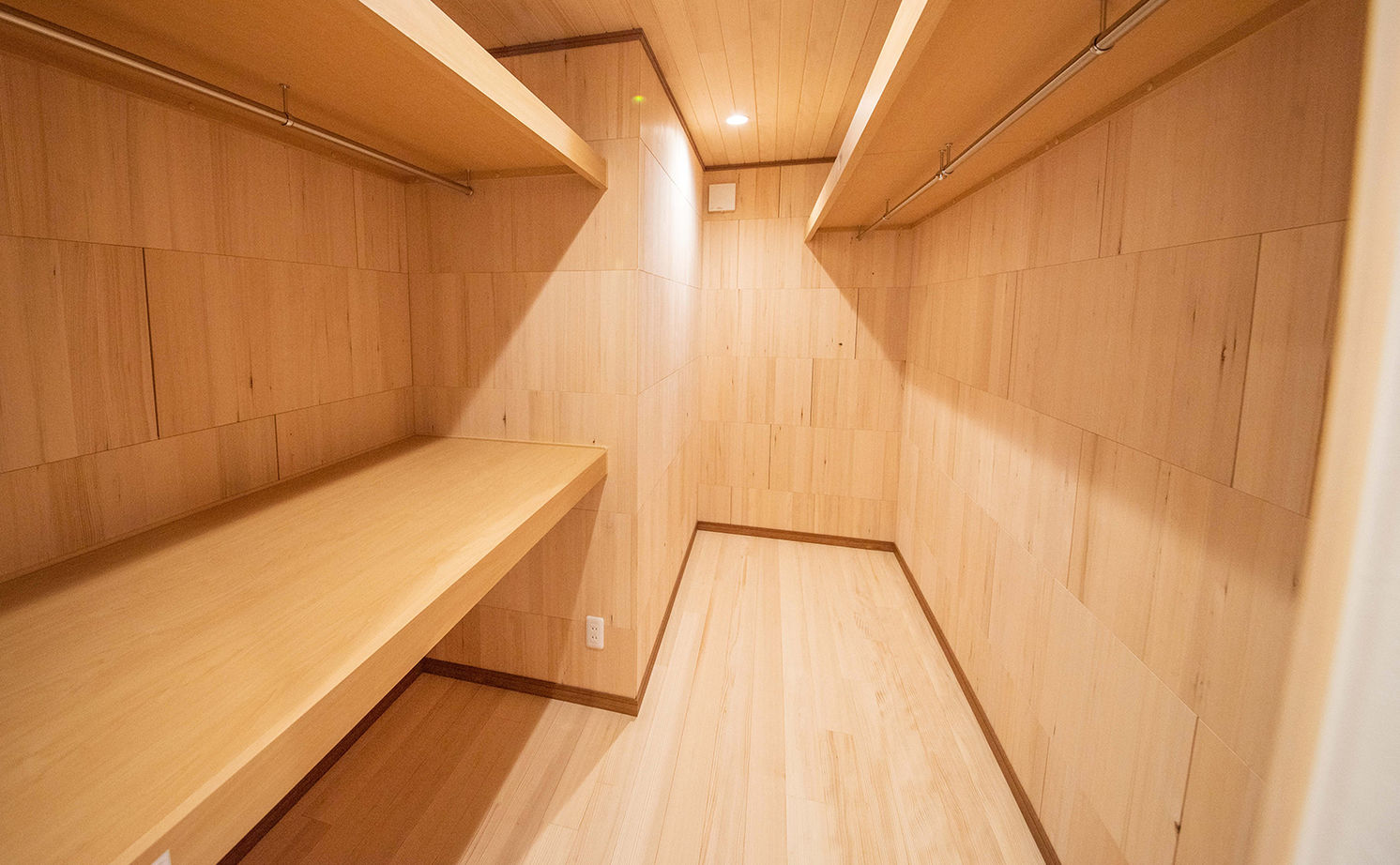 助川工務店 【平屋/自然素材/造作家具/間取り図有】勾配天井の開放感と、便利な生活動線が嬉しい「もみの木」の家の建築実例画像14