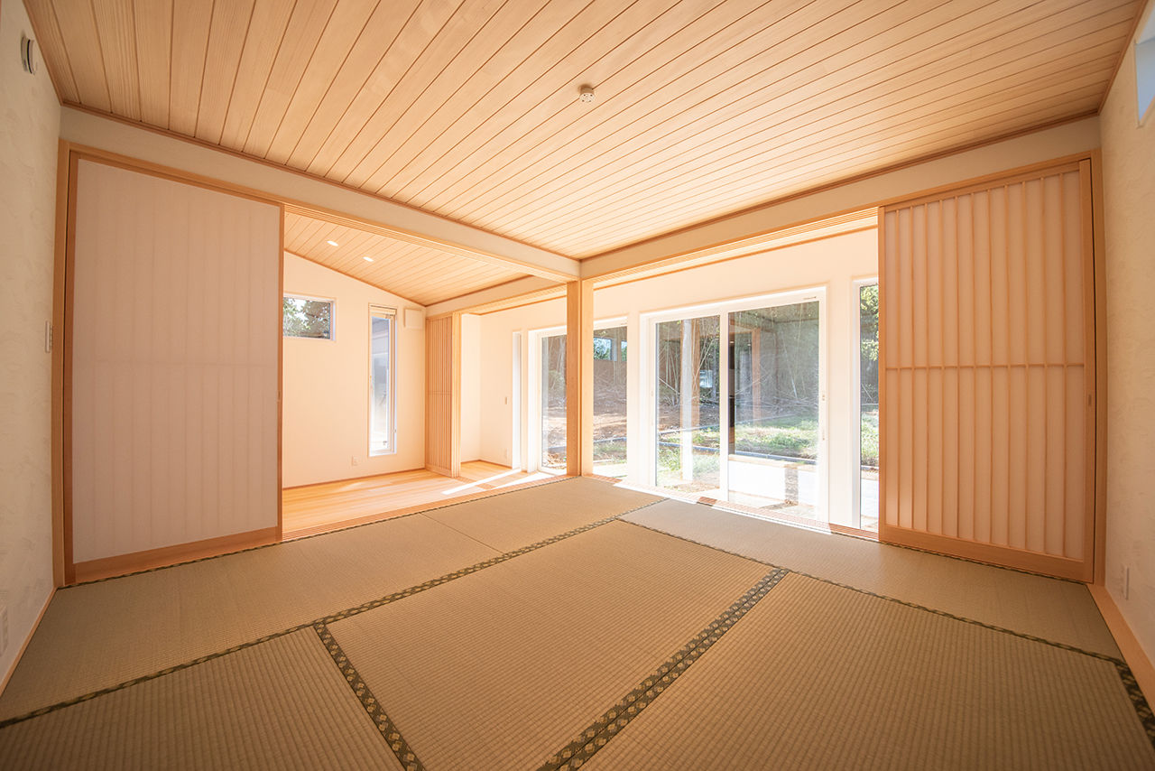 助川工務店 【2000万円台/20坪台/平屋】上質な和の佇まいと勾配天井の開放感が魅力の「もみの木」の家の建築実例画像4