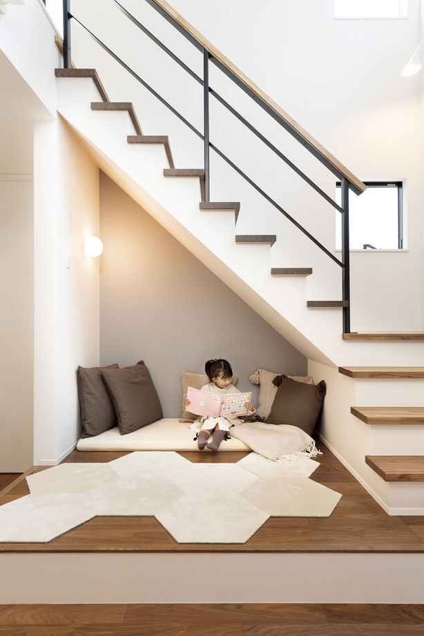 マルマインハウス 【奈良市／2200万円台】白とグレーのグラデーションが映える。スタイリッシュさとやわらかさが共生する家の建築実例画像8