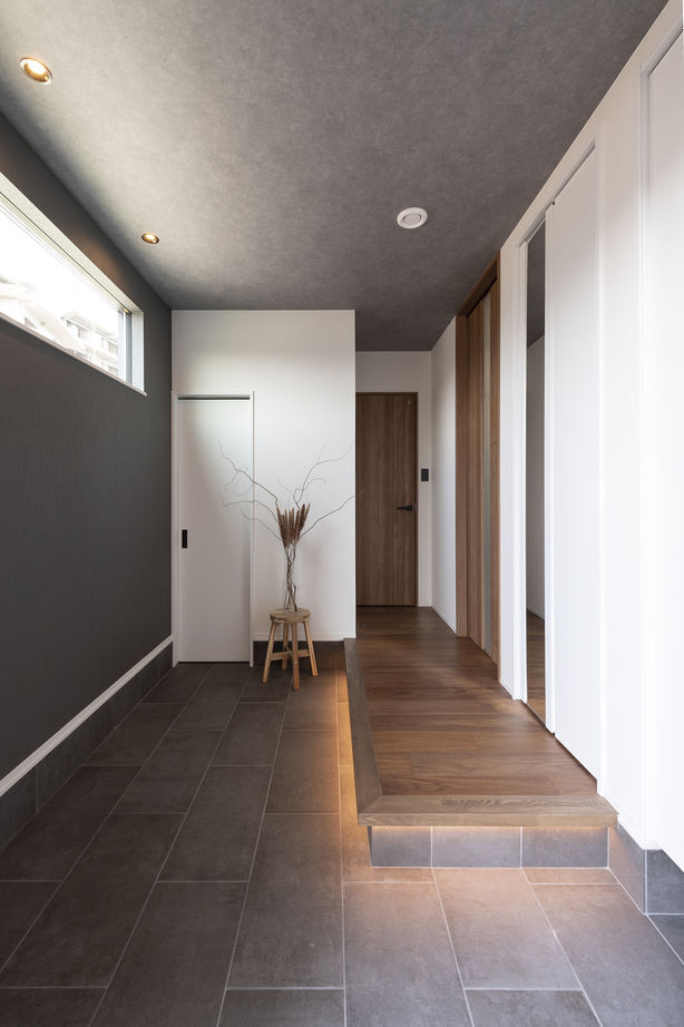 マルマインハウス 【奈良市／2200万円台】白とグレーのグラデーションが映える。スタイリッシュさとやわらかさが共生する家の建築実例画像9