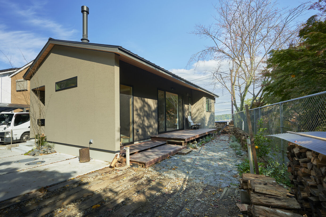 マルマインハウス 【生駒市／2600万円／平屋】21坪で広々と暮らす。「自分たちらしさ」から導かれたコンパクトな大人の住まいの建築実例画像2