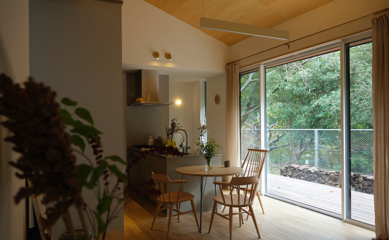 マルマインハウス 【生駒市／2600万円／平屋】21坪で広々と暮らす。「自分たちらしさ」から導かれたコンパクトな大人の住まいの建築実例画像3