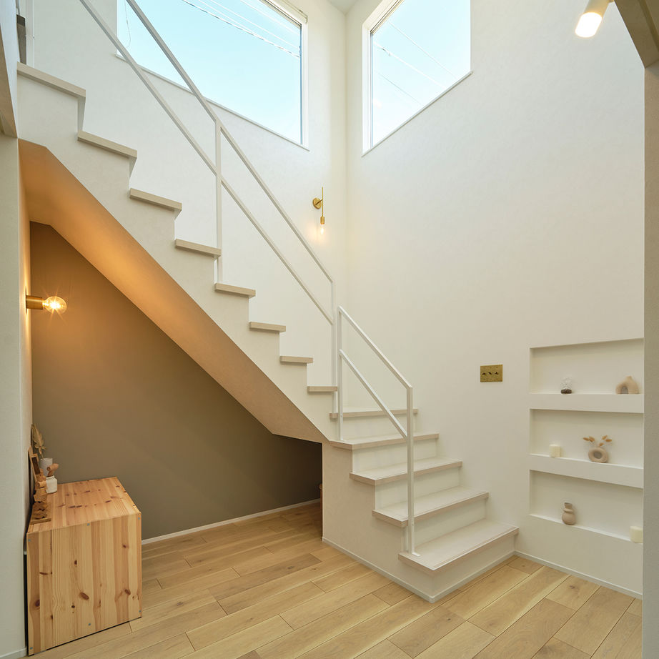 マルマインハウス 【大和郡山市/2000万円台/30坪/2階建て/間取図】白×くすみカラーで映える、生活感を隠した癒しの家の建築実例画像4