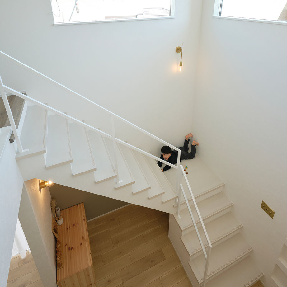 マルマインハウス 【大和郡山市/2000万円台/30坪/2階建て/間取図】白×くすみカラーで映える、生活感を隠した癒しの家の建築実例画像5