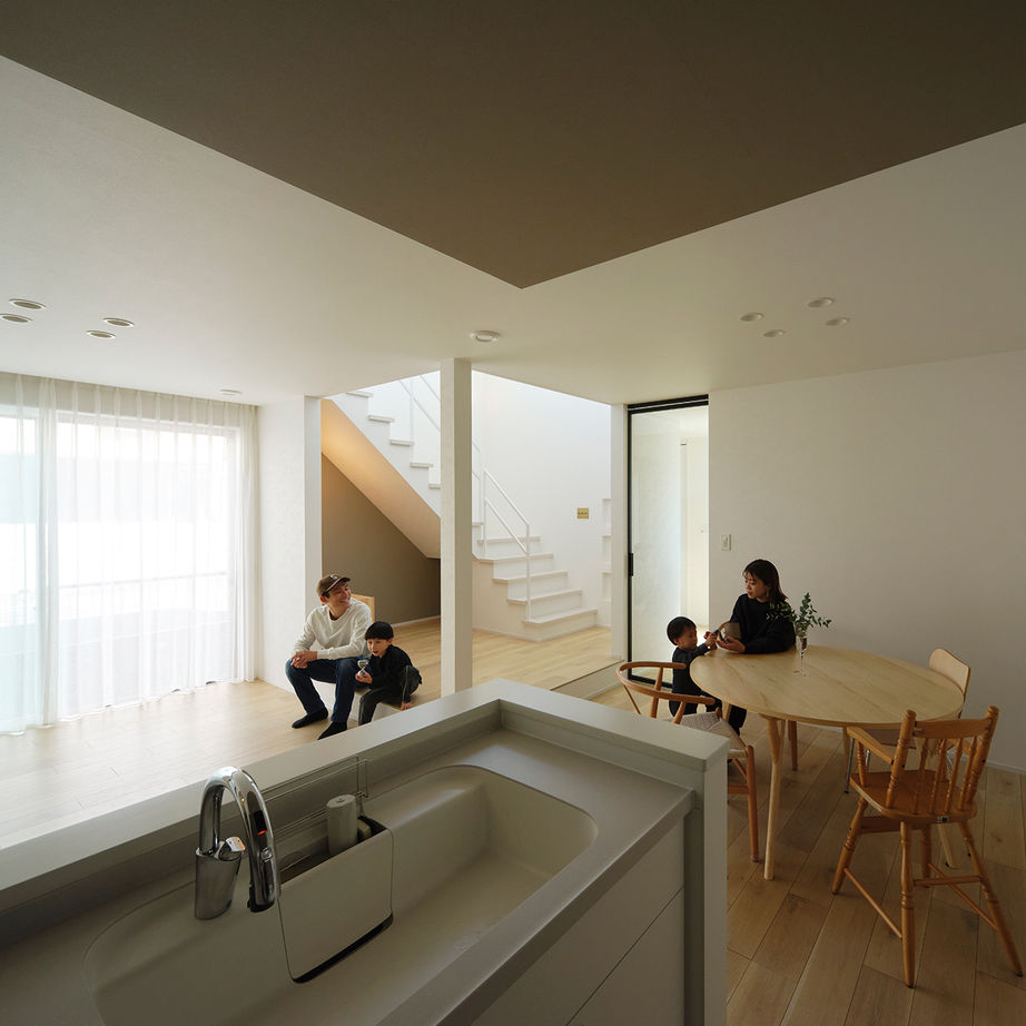 マルマインハウス 【大和郡山市/2000万円台/30坪/2階建て/間取図】白×くすみカラーで映える、生活感を隠した癒しの家の建築実例画像6