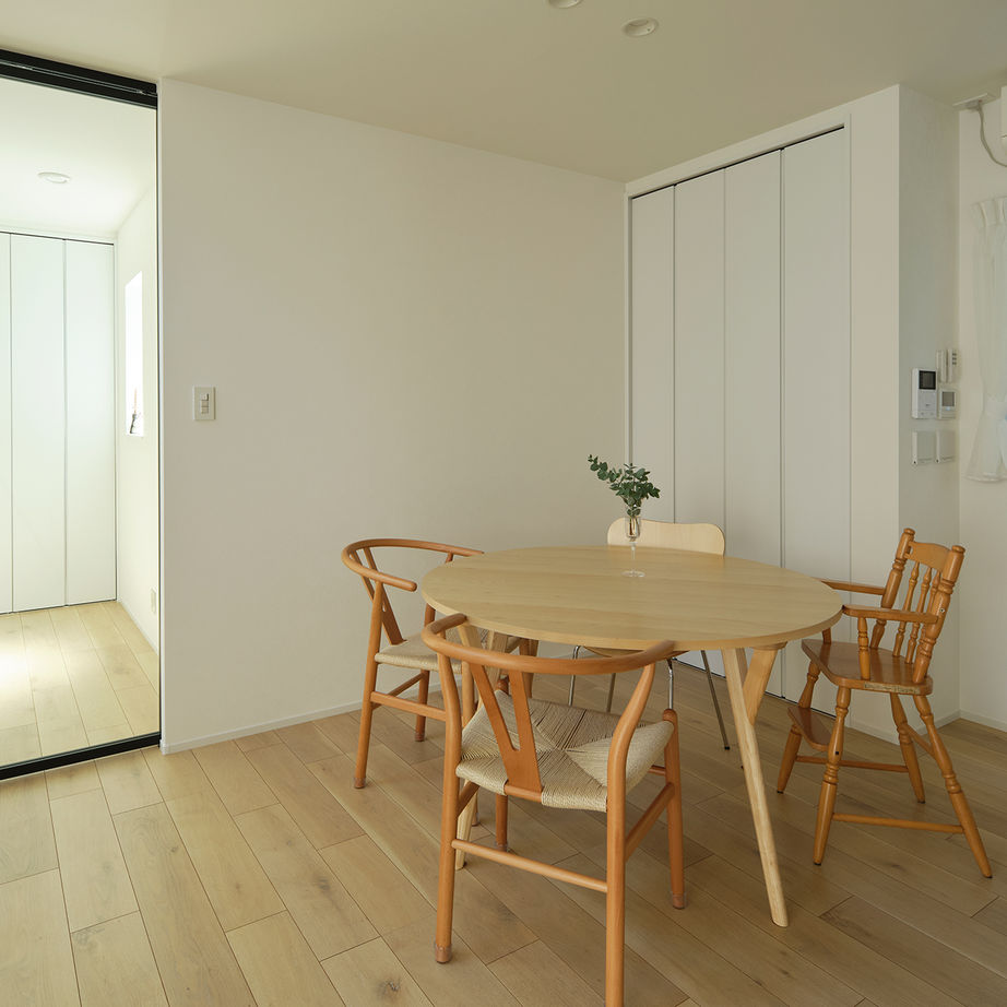 マルマインハウス 【大和郡山市/2000万円台/30坪/2階建て/間取図】白×くすみカラーで映える、生活感を隠した癒しの家の建築実例画像7