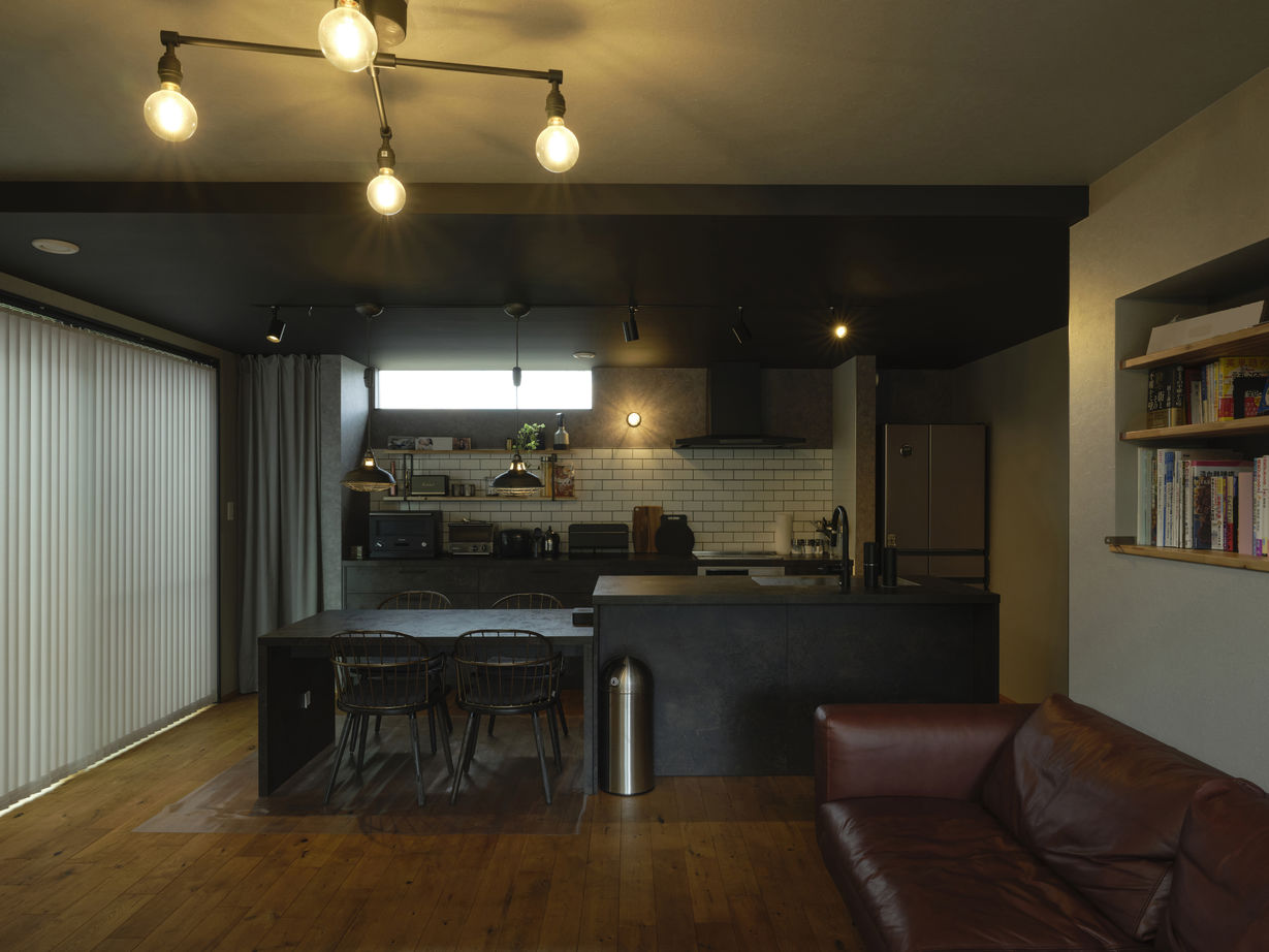 マルマインハウス “アウトドア家族”らしいダイナミックにレイアウトされた土間がよくなじんだ、“外での遊びが充実する家”の建築実例画像2