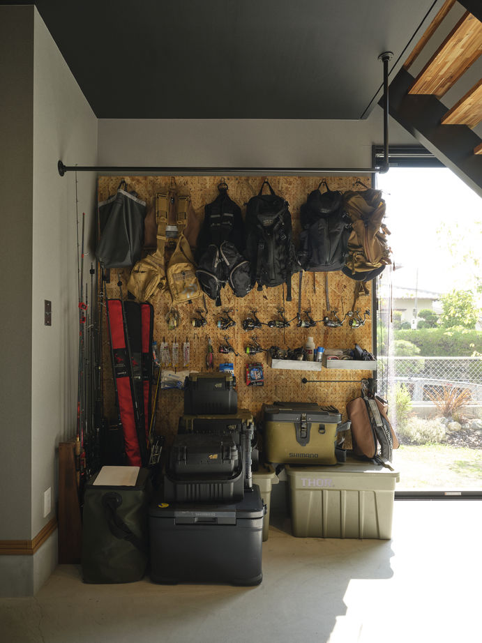 マルマインハウス “アウトドア家族”らしいダイナミックにレイアウトされた土間がよくなじんだ、“外での遊びが充実する家”の建築実例画像4