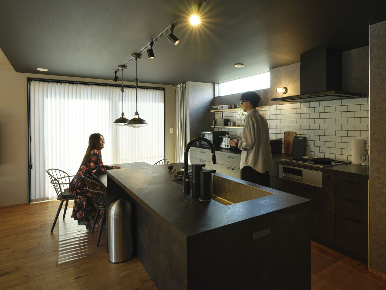 マルマインハウス “アウトドア家族”らしいダイナミックにレイアウトされた土間がよくなじんだ、“外での遊びが充実する家”の建築実例画像5