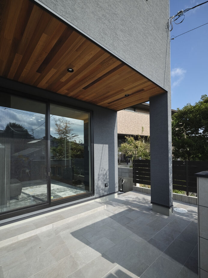 マルマインハウス ダイナミックな吹抜けなど、空間を立体的に使うことで、“上質さ”も“機能面”も実現の建築実例画像10