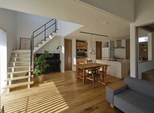 マルマインハウス 【奈良市/家事動線/半平屋】経年変化と陰影を楽しみ丁寧にくらす家の建築実例画像5