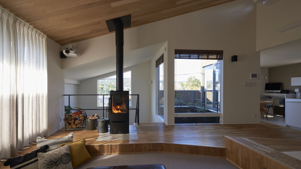 マルマインハウス 【生駒市／2階リビング/中庭ジャグジー】生駒山の景色がいつも見えるようにした２階LDKのお家の建築実例画像3