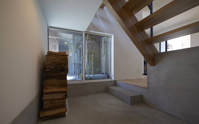 マルマインハウス 【生駒市／2階リビング/中庭ジャグジー】生駒山の景色がいつも見えるようにした２階LDKのお家の建築実例画像6