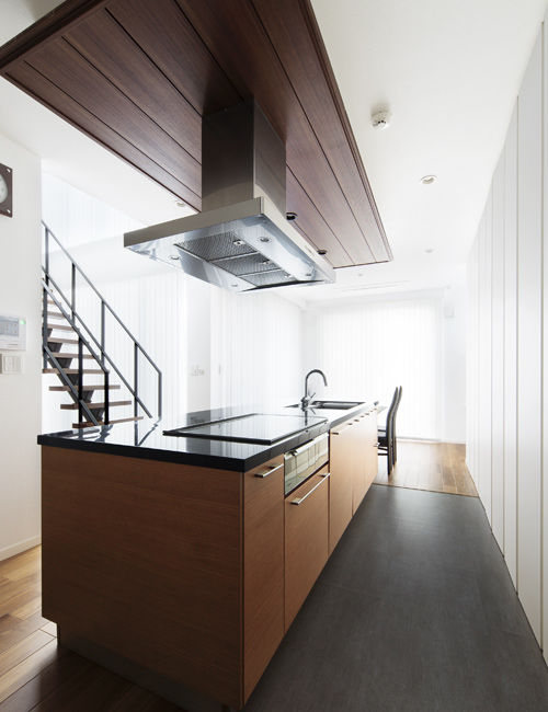 トヨタホーム 開放的な吹き抜けと、洗練されたデザインがゆとりを感じさせる住まいの建築実例画像5