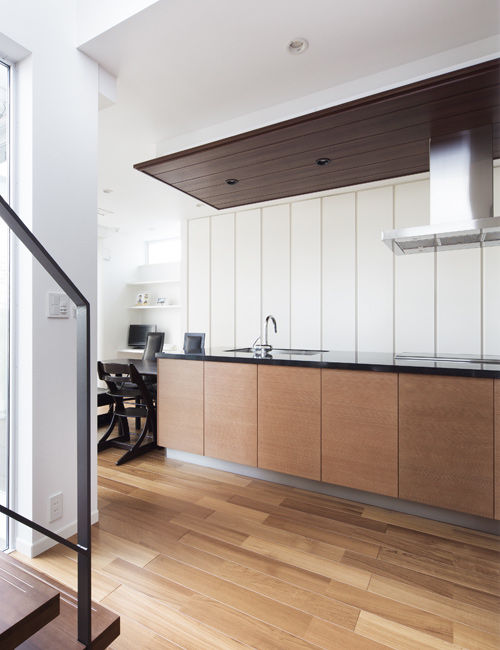 トヨタホーム 開放的な吹き抜けと、洗練されたデザインがゆとりを感じさせる住まいの建築実例画像6