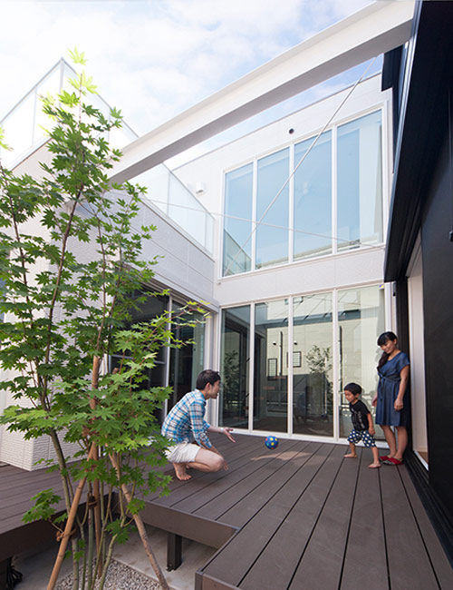 トヨタホーム 開放的な吹き抜けと、洗練されたデザインがゆとりを感じさせる住まいの建築実例画像8