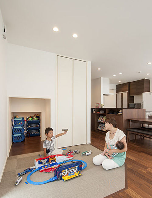 トヨタホーム 【30坪以下】収納アイデア満載！片づけやすく、ひろびろ＆すっきりリビングの建築実例画像3