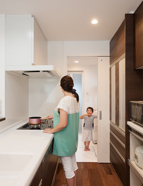 トヨタホーム 【30坪以下】収納アイデア満載！片づけやすく、ひろびろ＆すっきりリビングの建築実例画像4