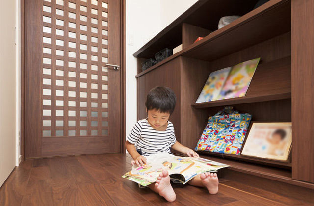 トヨタホーム 【30坪以下】収納アイデア満載！片づけやすく、ひろびろ＆すっきりリビングの建築実例画像8