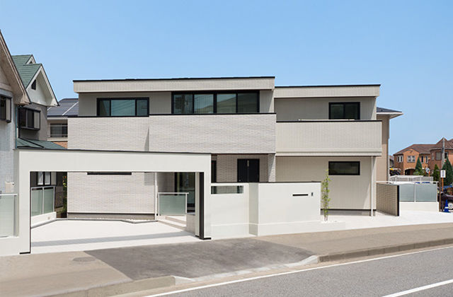 トヨタホーム 大きな開口で光あふれる開放的なリビングが家族のメインステージの建築実例画像1