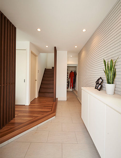 トヨタホーム 大きな開口で光あふれる開放的なリビングが家族のメインステージの建築実例画像2