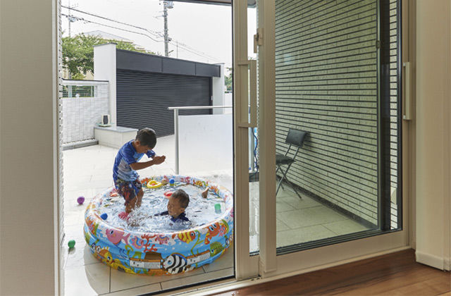 トヨタホーム 大きな開口で光あふれる開放的なリビングが家族のメインステージの建築実例画像5