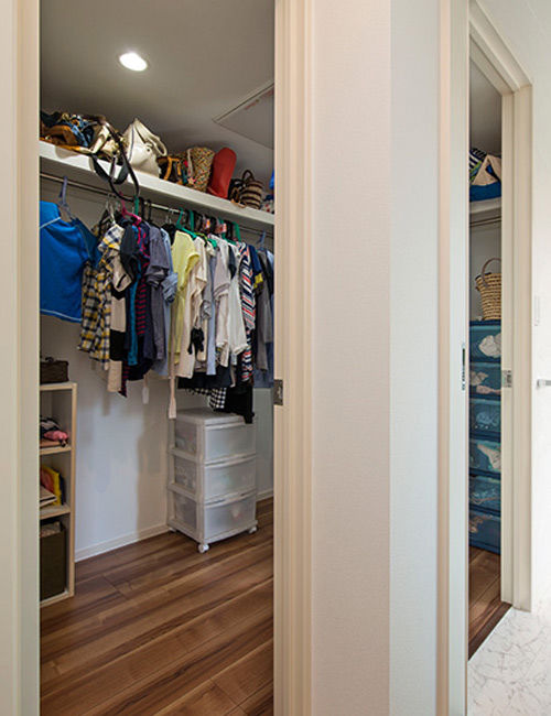 トヨタホーム 大きな開口で光あふれる開放的なリビングが家族のメインステージの建築実例画像8