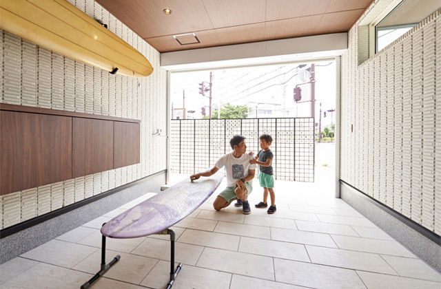 トヨタホーム 大きな開口で光あふれる開放的なリビングが家族のメインステージの建築実例画像9