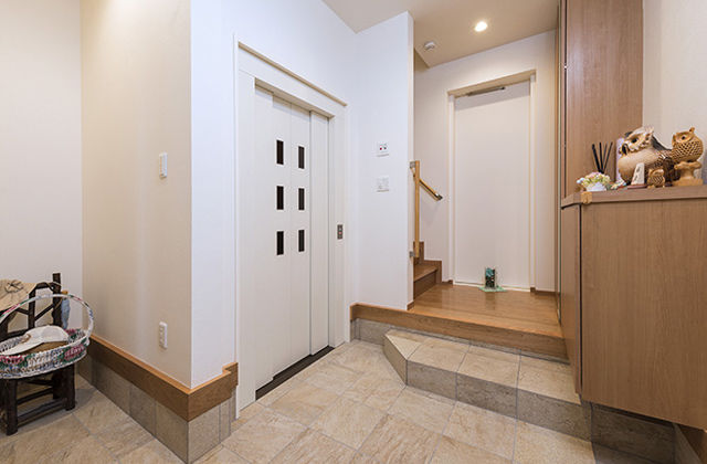 トヨタホーム 【３階建て実例】親・子・孫の3世代が快適に暮らすゆとりを持った都市の家の建築実例画像8