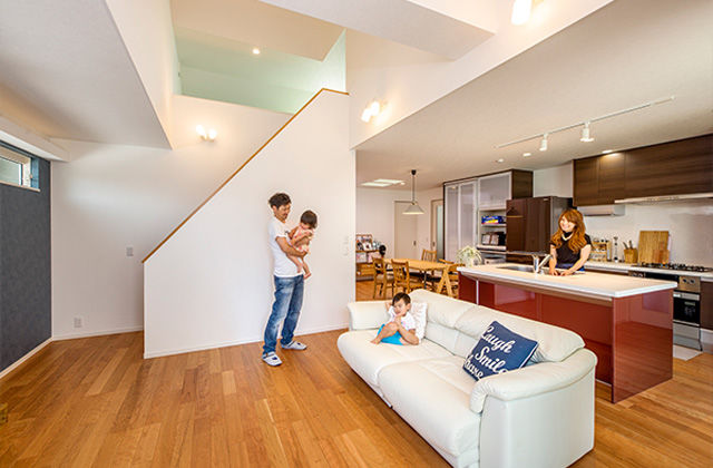 トヨタホーム 【45坪以下/平屋実例/アイランドキッチン/賃貸・店舗併用 】光が降り注ぐ広々とした平屋建ての建築実例画像2