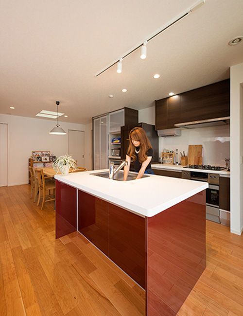 トヨタホーム 【45坪以下/平屋実例/アイランドキッチン/賃貸・店舗併用 】光が降り注ぐ広々とした平屋建ての建築実例画像3