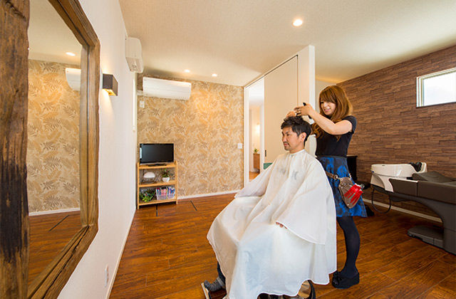 トヨタホーム 【45坪以下/平屋実例/アイランドキッチン/賃貸・店舗併用 】光が降り注ぐ広々とした平屋建ての建築実例画像4