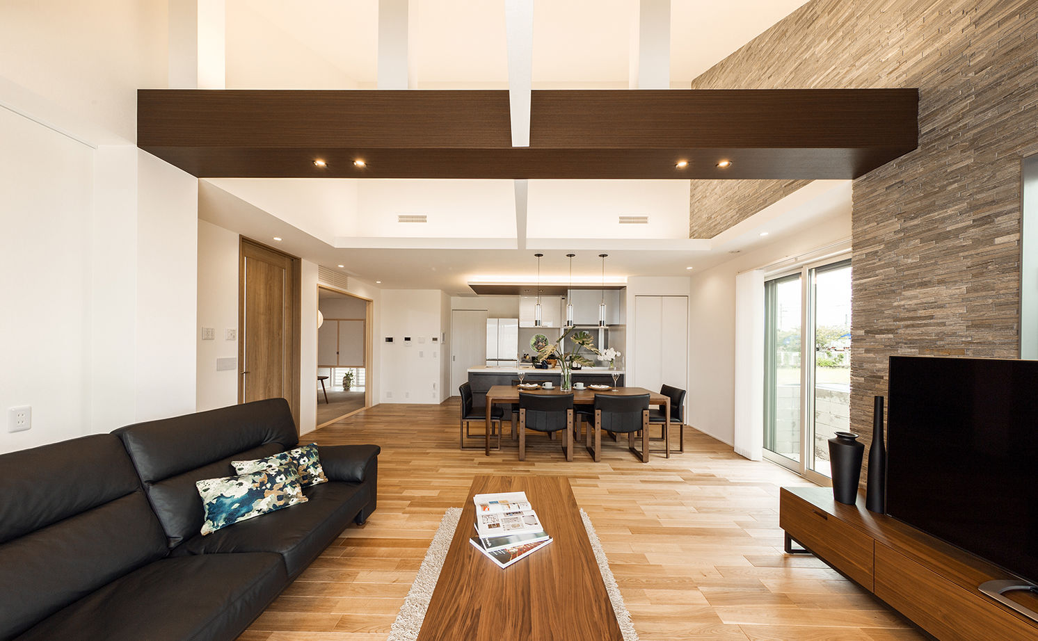 トヨタホーム 【50坪以下/平屋実例/間取り図あり】自然と調和した平屋の住まい。身も心もゆとりに包まれる暮らしを実現の建築実例画像3